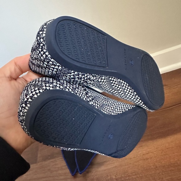 Rothy’s navy houndstooth point - Picture 4 of 6